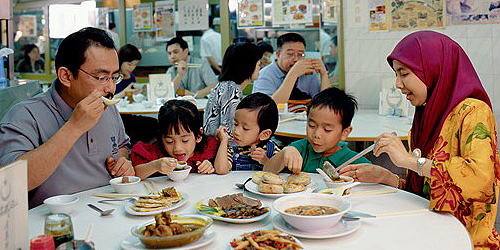 Muslim family dine HKG
